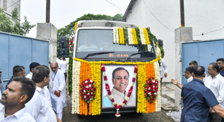 आज DNA सैम्पल के बाद पूर्व CM का पार्थिव शरीर सौंप दिया गया। 