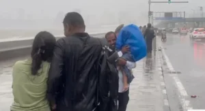 IMDissues heavy rain alert in Maharashtra Gujarat