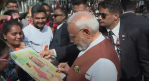 प्रधानमंत्री मोदी का घाना में राष्ट्रपति द्वारा स्वागत PM Modi welcomed by President in Ghana