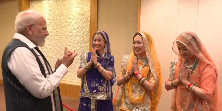 प्रधानमंत्री मोदी जापान में राजनीतिक और आर्थिक स्थिरता पर जोर