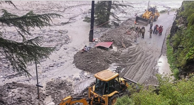 Dozens of people were swept away in the floods in ttarkashi